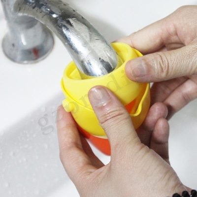 Польза Kithcen Bathroom наполнителя Facuet детей милой формы утки пластиковая